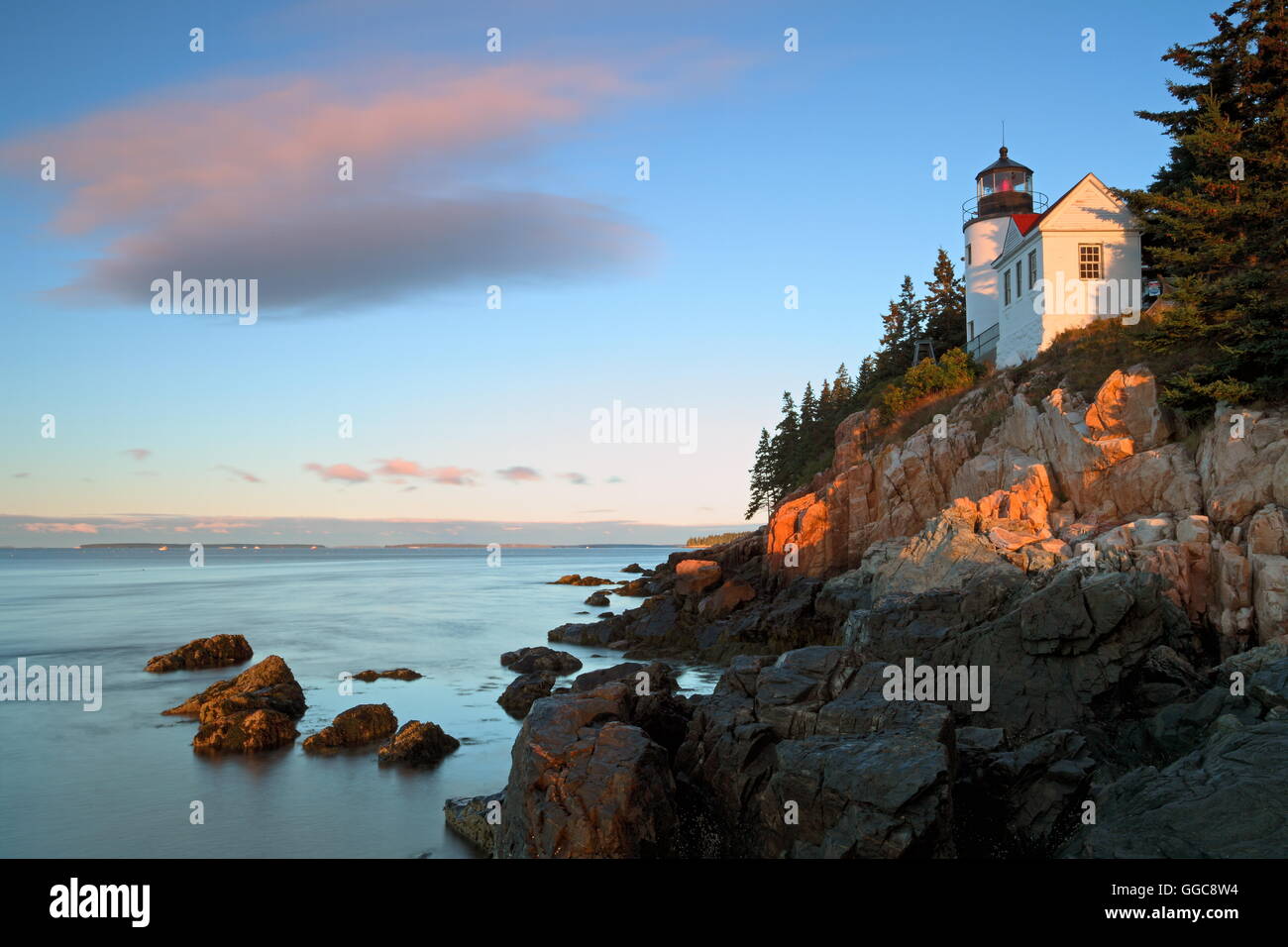 Géographie / voyages, USA (Maine), Mt. Île déserte, basso Harbour Light (1858) près de sunrise, Mt. Île déserte, Additional-Rights Clearance-Info-Not-Available- Banque D'Images