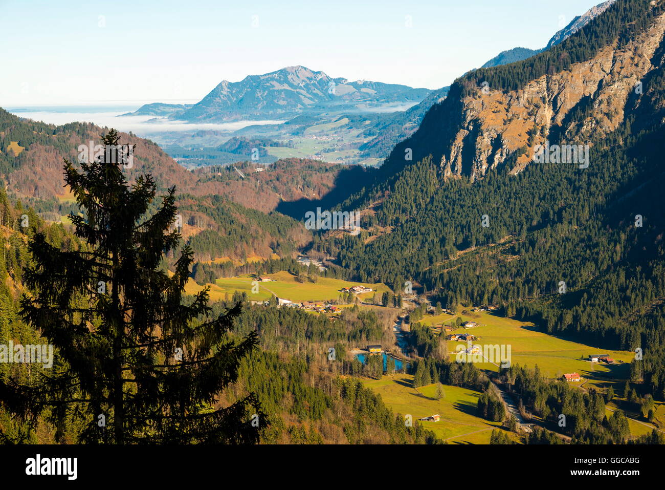 Géographie / voyage, Allemagne, Bavière, Stillach Valley près de Oberstdorf, avec le Grünten derrière, Additional-Rights Clearance-Info-Not-Available- Banque D'Images