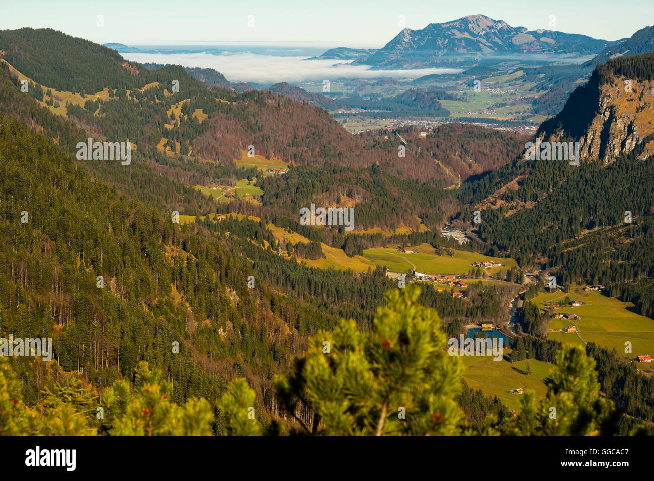 Géographie / voyage, Allemagne, Bavière, Stillach Valley près de Oberstdorf, avec le Grünten derrière, Additional-Rights Clearance-Info-Not-Available- Banque D'Images