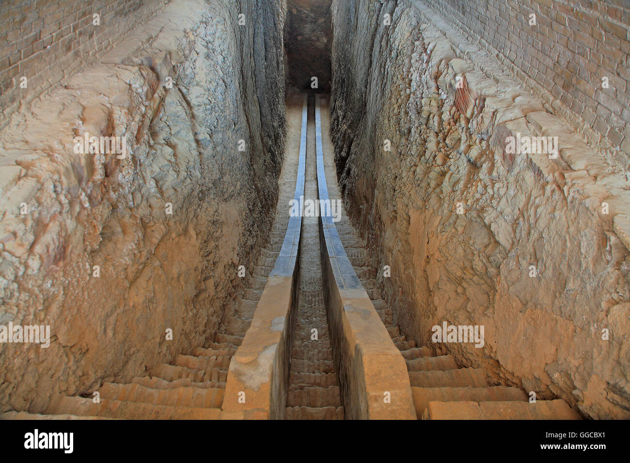 Géographie / billet, l'Ouzbékistan, Samarkand, Ulugh Beg, observatoire construit 1424, 1428, vue de l'intérieur, le Additional-Rights Clearance-Info-tranchée,-Not-Available Banque D'Images