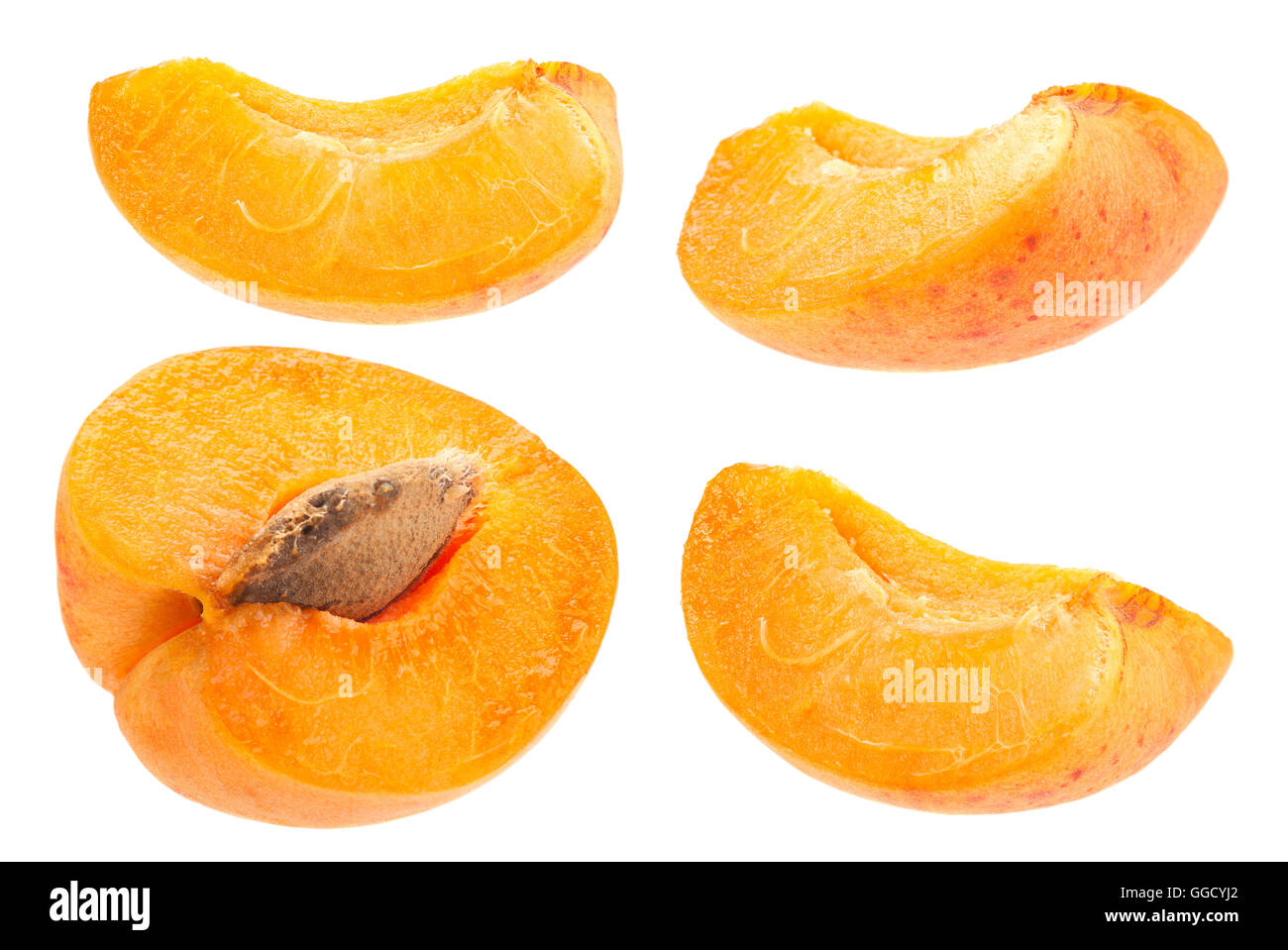 Gros plan de récolte de fruits abricot isolated on white Banque D'Images