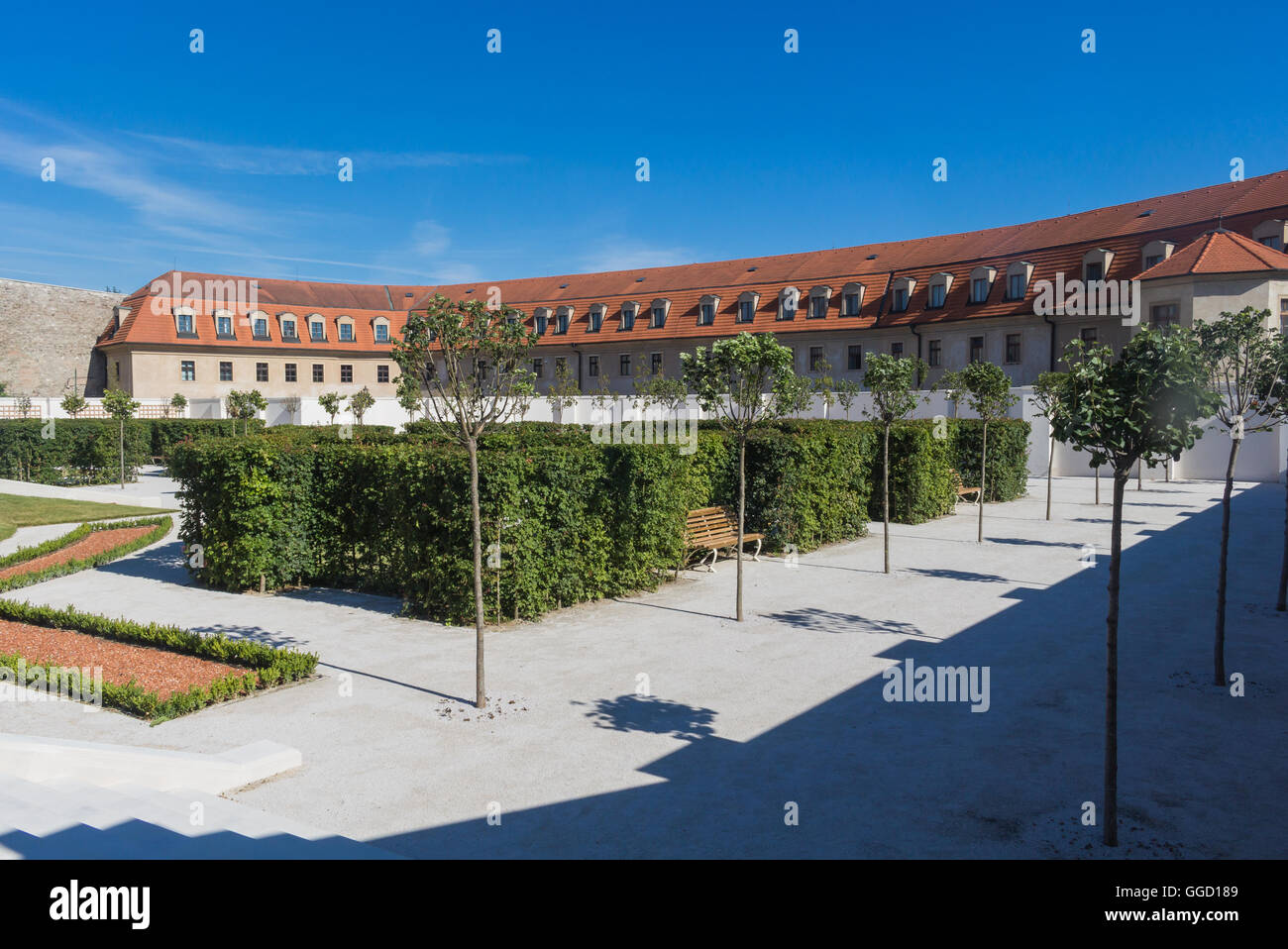 Domaine de l'important monument château de Bratislava, Slovaquie. Nouveau public ouvert jardin baroque. Château fait partie de son monde de l'UNESCO Banque D'Images