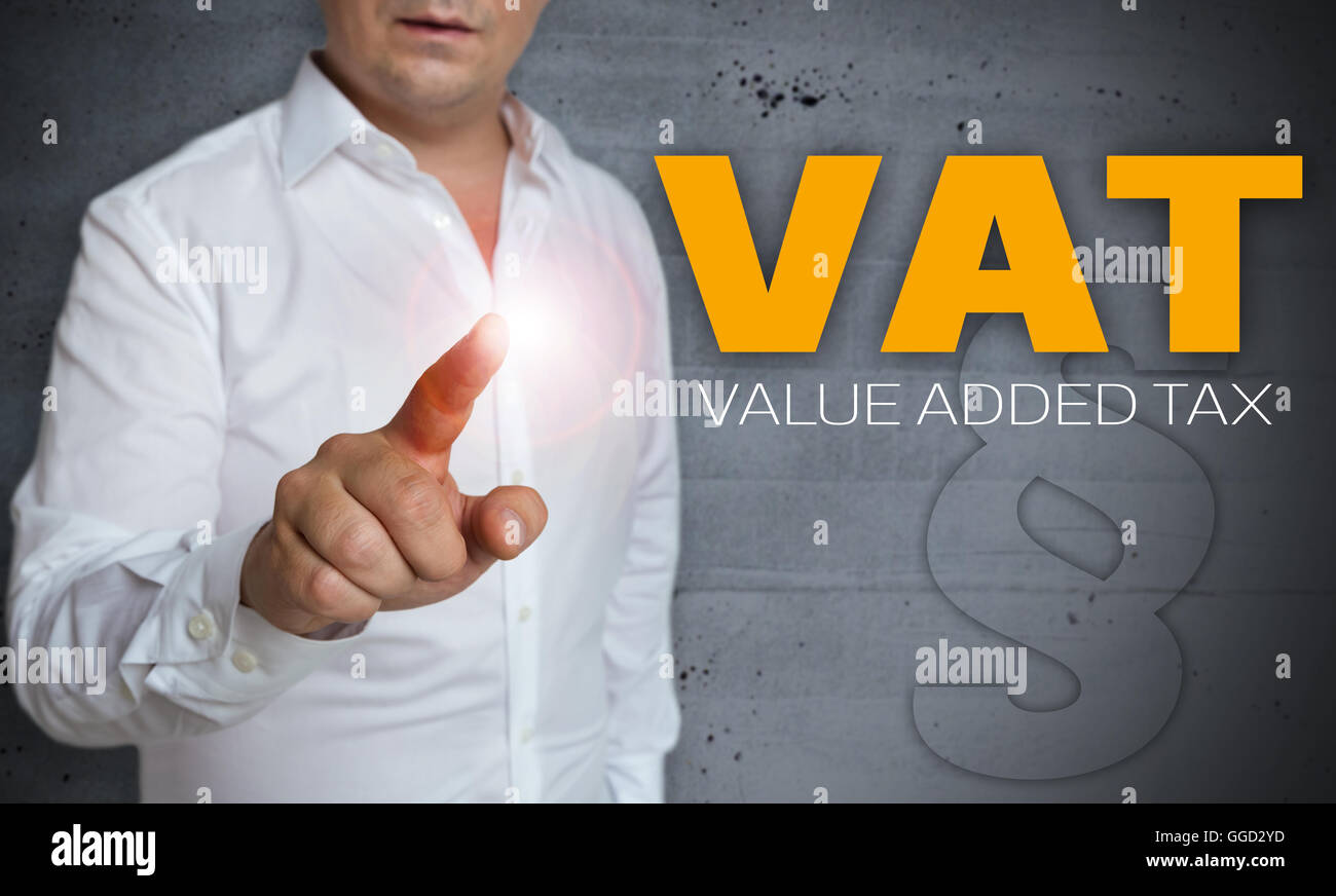 L'écran tactile de la TVA est exploité par l'homme concept. Banque D'Images