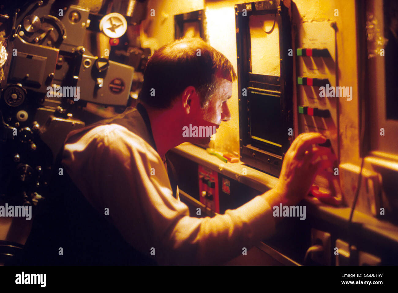 VIEL PASSIERT - DER FILM BAP / D 2001 / Wim Wenders Wim Wenders und Wolfgang Niedecken haben eine Kollage aus seltenen, Archivbildern aktuellen Konzertaufnahmen, Texten und von Kommentaren Niedecken und von Gastauftritten Wolf Biermann, Marie Bäumer, Joachim KRñL und der Band colère 77 zusammengestellt. Daraus ist ein faszinierendes Portrait der Band BAP entstanden, die seit 25 Jahren an der Spitze deutscher Rockbands stehen... Regie : Wim Wenders Banque D'Images