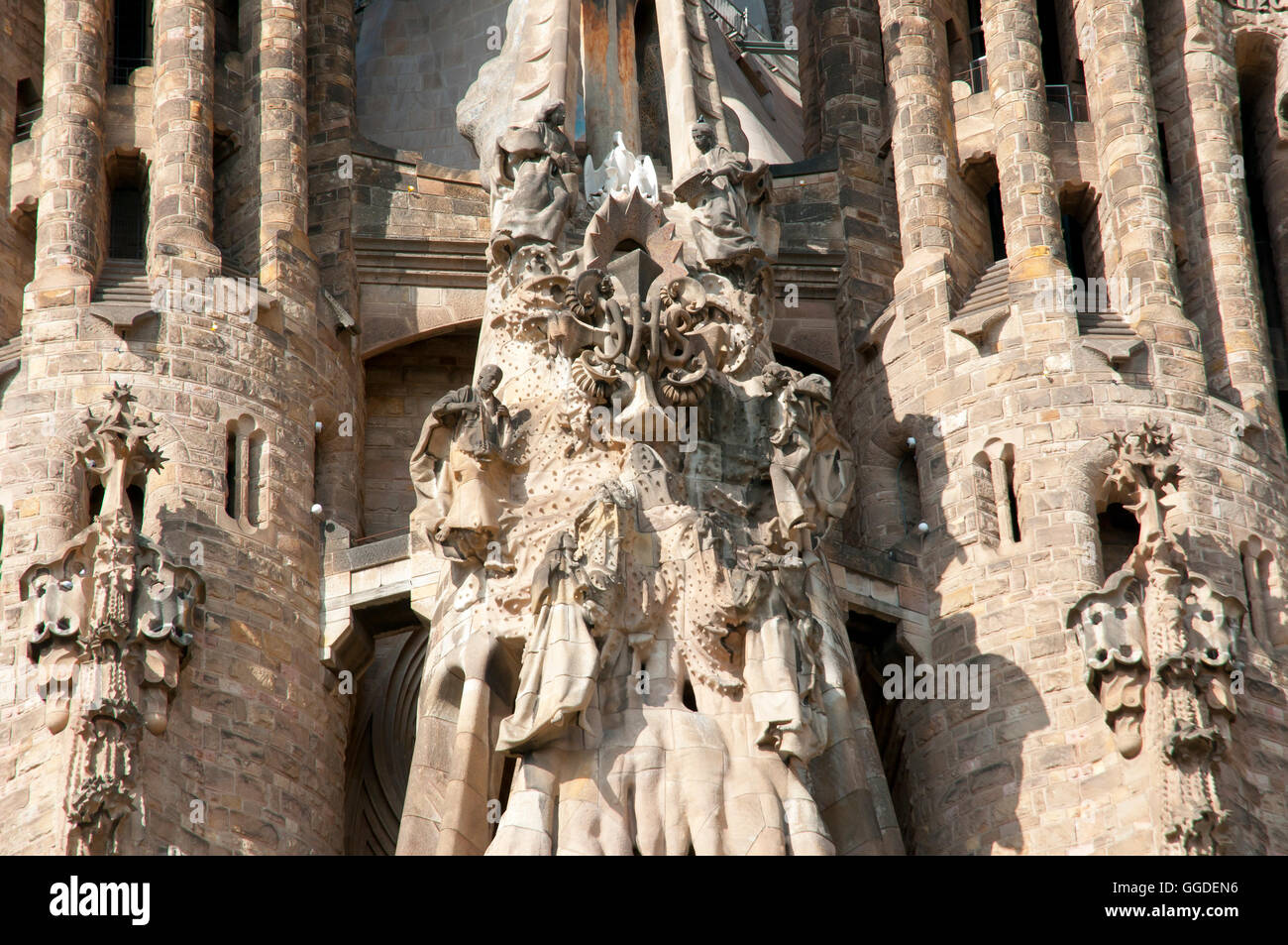 Façade de la basilique Sagrada Familia libre - Barcelone - Espagne Banque D'Images