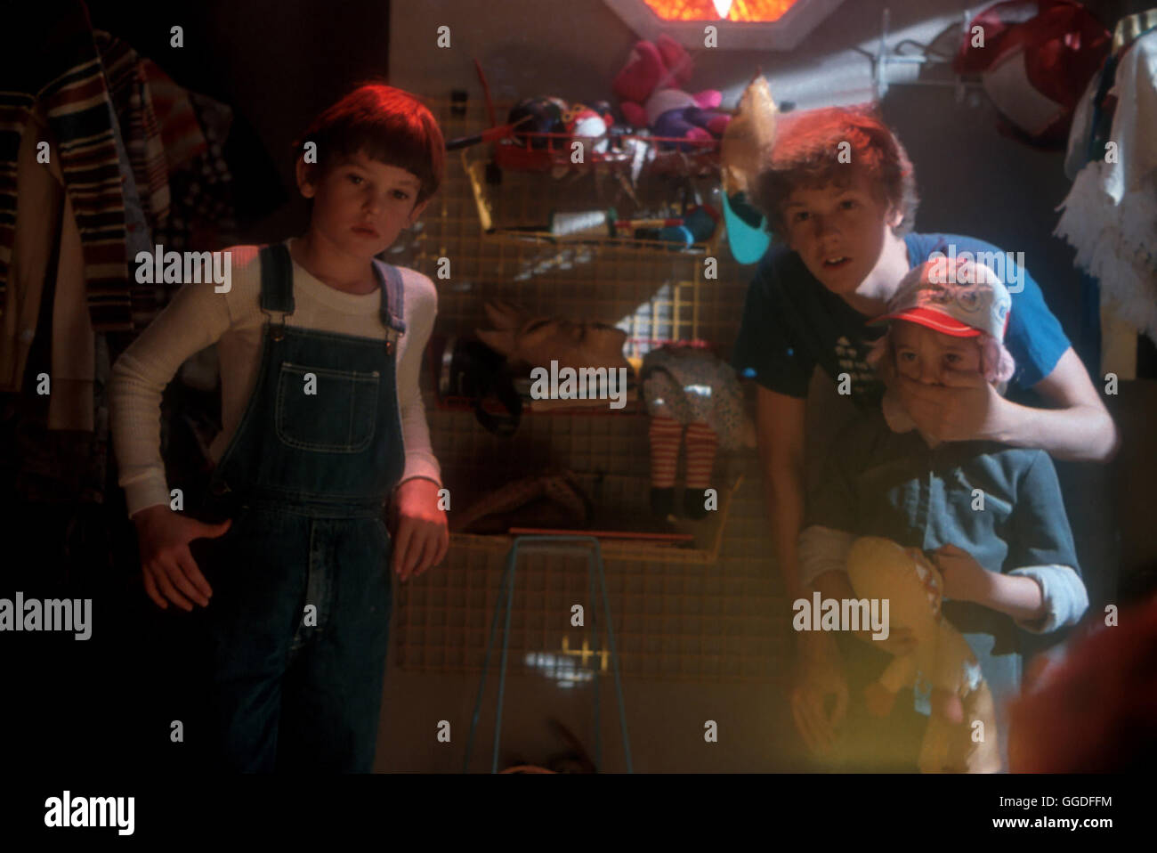 E.T. - 20ÈME ANNIVERSAIRE / E.T. USA 1982-2002 / Steven Spielberg Zum 20jährigen Jubiläum hat nicht nur die Steven Spielberg Originalfassung restauriert, sondern auch digital bearbeitet und eingebaut, la société Special-Effects bislang noch nicht gesehende reingeschnitten die Szenen, alte und neue fans des Filmklassikers Türkei-geschäft noch eine legendären Fassung sehen können... Regie : Steven Spielberg aka. E.T. Banque D'Images