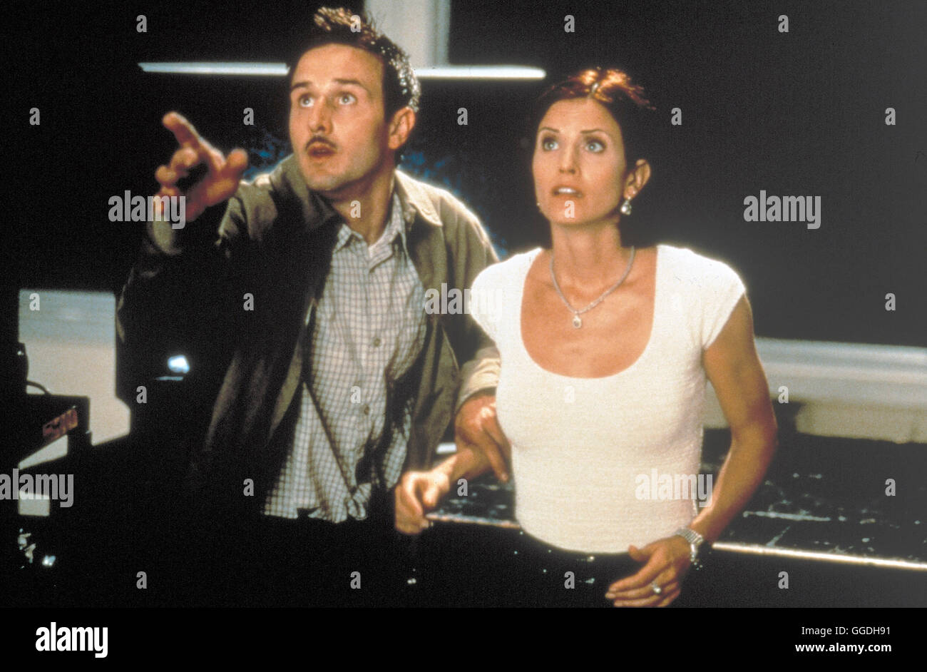 SCREAM 2 / Scream 2 USA 1997 / Wes Craven Voir mit DAVID ARQUETTE (Dewey Riley) und Gale Weathers (Courteney Cox). Regie : Wes Craven aka. Scream 2 Banque D'Images