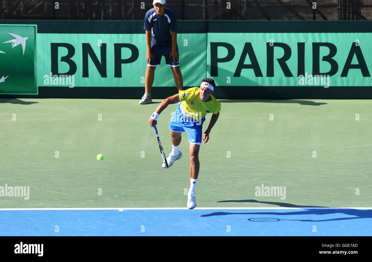 Sergiy Stakhovsky de l'Ukraine en action au cours de BNP Paribas Davis Cup Match contre Gerald MELZER d'Autriche Banque D'Images
