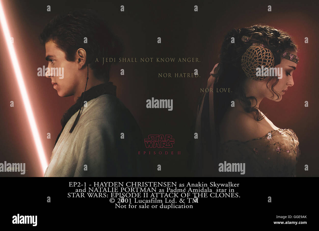 STAR WARS : Episode II - DER ANGRIFF KLONKRIEGER / Star Wars : Episode II - l'Attaque des Clones USA 2002 / George Lucas Anakin Skywalker (Hayden Christensen), la reine amidala (Natalie Portman) Régie : George Lucas aka. Star Wars : Episode II - l'Attaque des Clones Banque D'Images