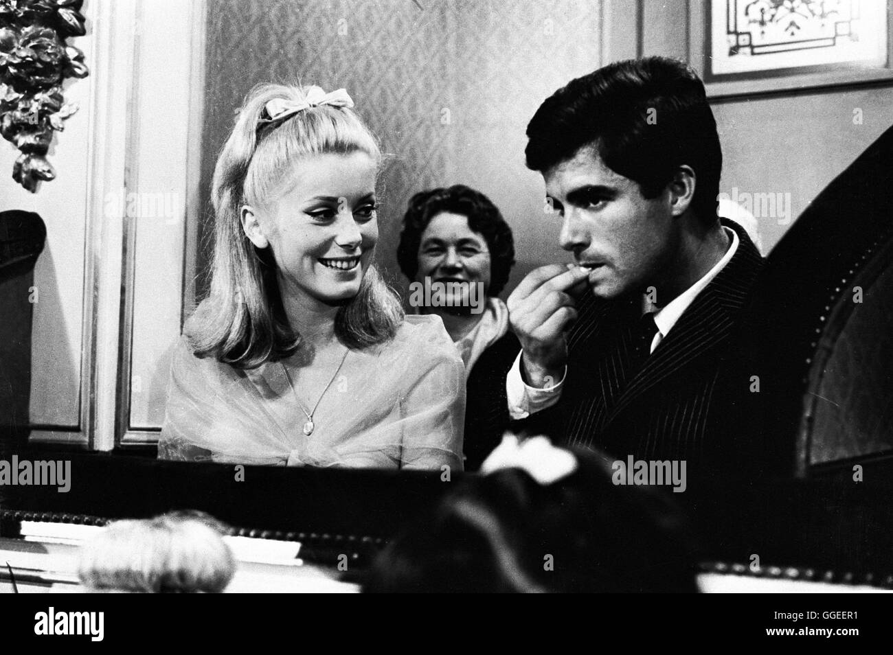 DIE REGENSCHIRME VON CHERBOURG / Les Parapluies de Cherbourg BRD/ FRA