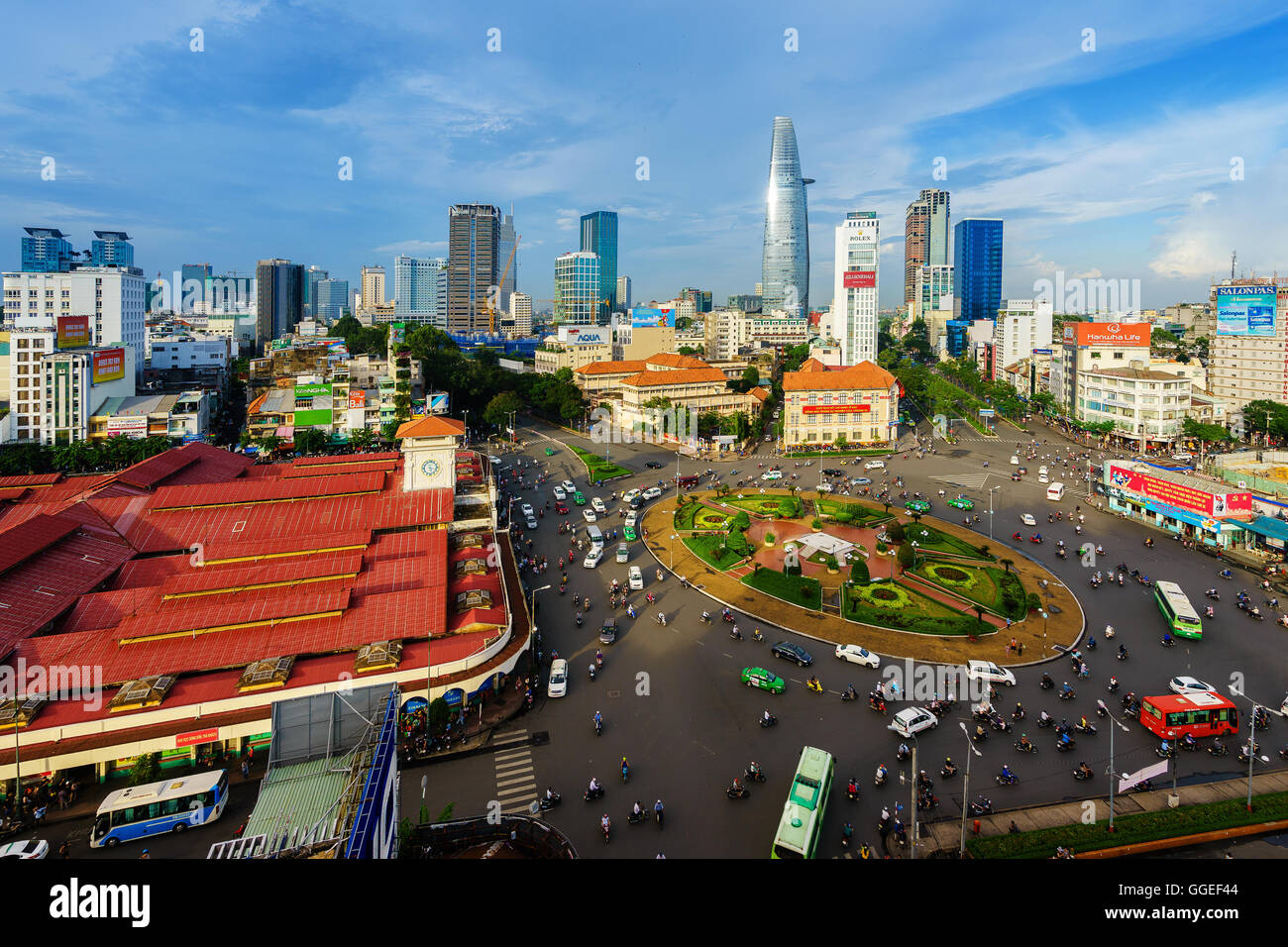 Impression, coloré, scène vibrante de l'Asie, le trafic, l'engorgement de la ville dynamique sur la piste, Saigon, Vietnam Banque D'Images