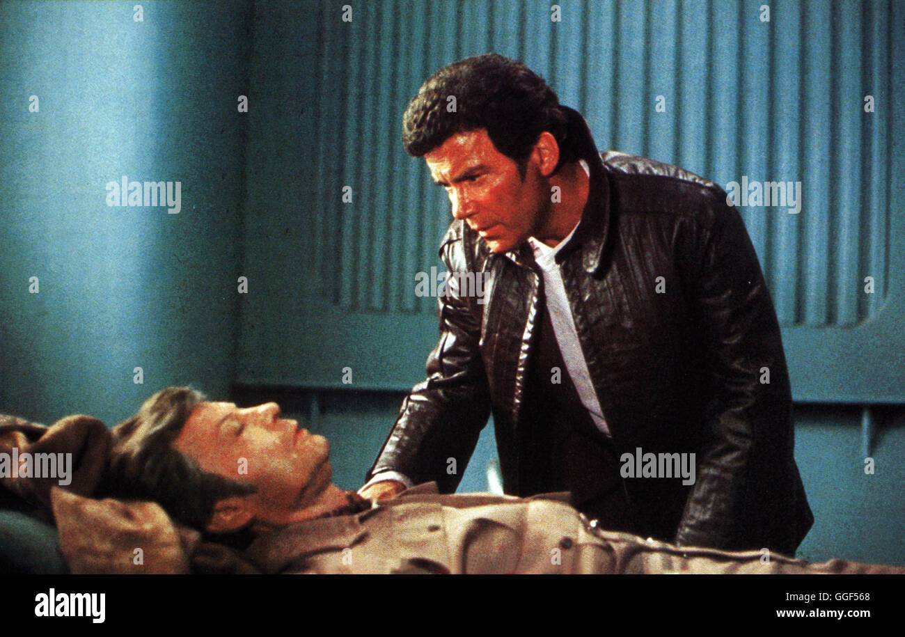 STAR TREK III - Auf der Suche nach M. Spock / Star Trek III - La recherche de Spock USA 1984 / Leonard Nimoy DEFOREST KELLEY (McCoy), William SHATNER (Kirk) dans 'Star Trek III - Auf der Suche nach M. Spock', 1984./ Regie : Leonard Nimoy aka. Star Trek III - La recherche de Spock Banque D'Images