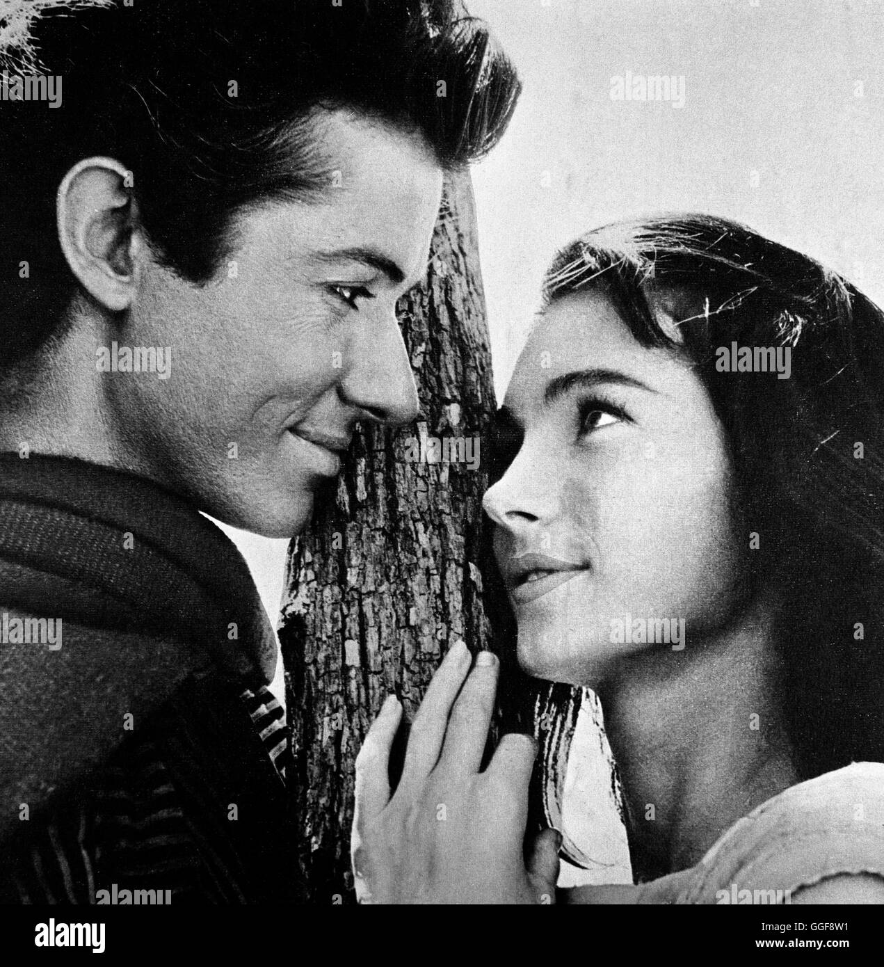 KÖNIGE DER SONNE / Kings of the Sun USA 1963 / J. Lee Thompson GEORGE CHAKIRIS (Balam), Shirley Anne FIELD (Ixchel) dans 'Könige der Sonne', 1963./ Regie : J. Lee Thompson aka. Kings of the Sun Banque D'Images