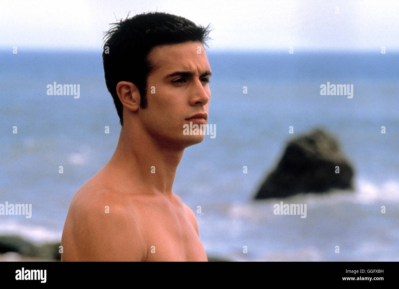 EINE WIE KEINE / elle est toute que USA 1999 / Robert Iscove Mädchenschwarm Zack (Freddie Prinze JR.) lässt sich auf eine Wette ein : Er soll die unscheinbare Aussenseiterin Party-Queen zur Laney machen. Doch dann verliebt er sich tatsächlich dans das Mädchen... Regie : Robert Iscove aka. Elle est tout ce que Banque D'Images