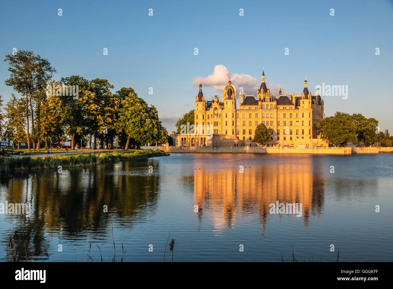 Géographie / billet, l'Allemagne, 1, Schwerin Palais sur l'île dans le lac Burgsee (Château) , Additional-Rights Clearance-Info-Not-Available- Banque D'Images