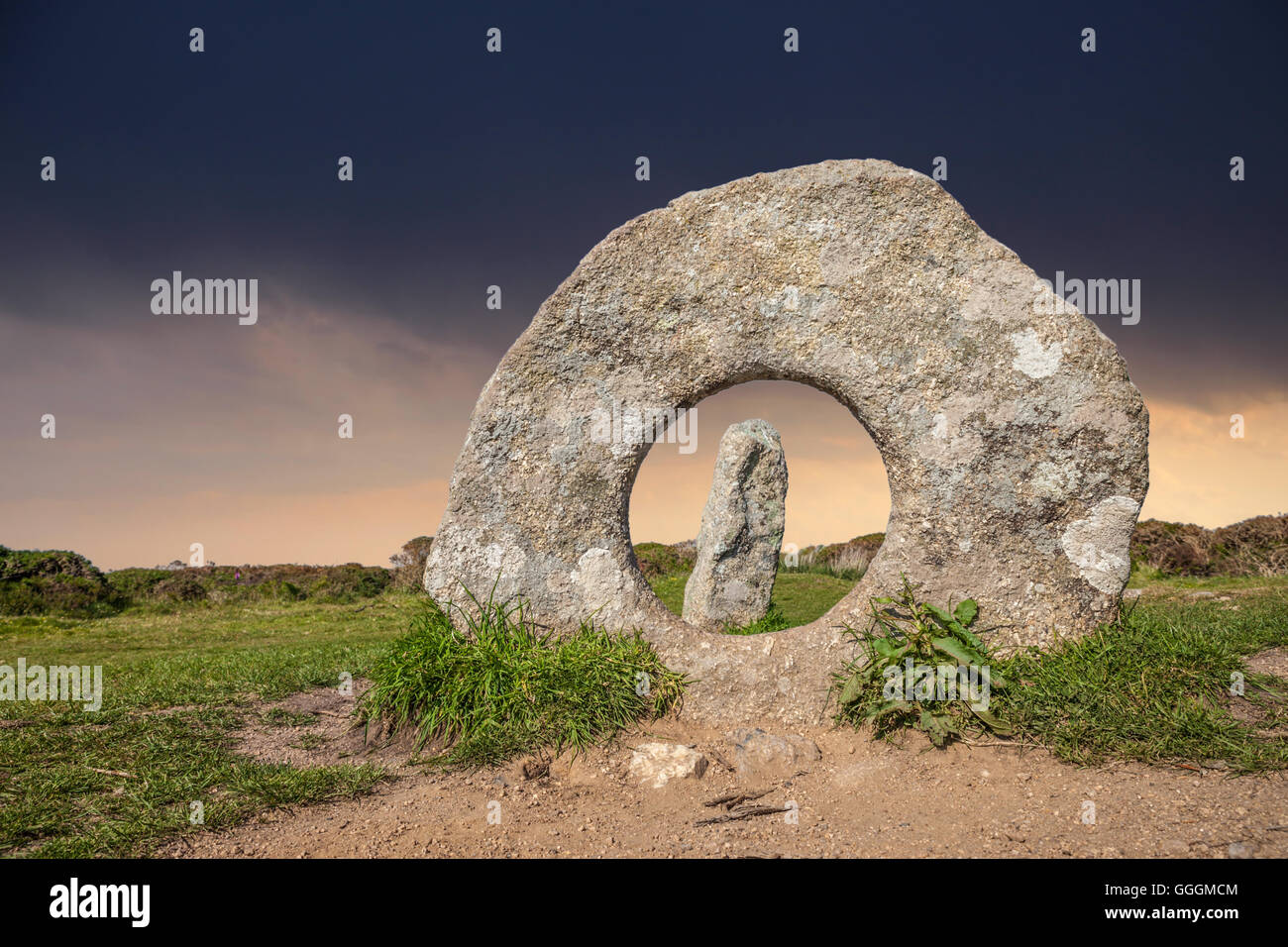 Géographie / voyages, Grande-Bretagne, Angleterre, 4000 ans formation mégalithe Men-un- Tol, Penwith péninsule, Cornwall, Additional-Rights Clearance-Info-Not-Available- Banque D'Images