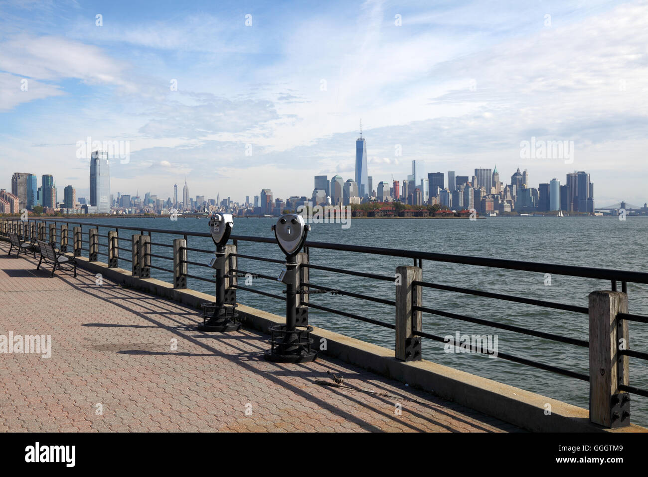 Géographie / voyages, USA, New York, New York, Manhattan, Manhattan skyline et Hudson River, vue depuis le Parc Liberty State Park, New Jersey,-Additional-Rights Clearance-Info-Not-Available Banque D'Images