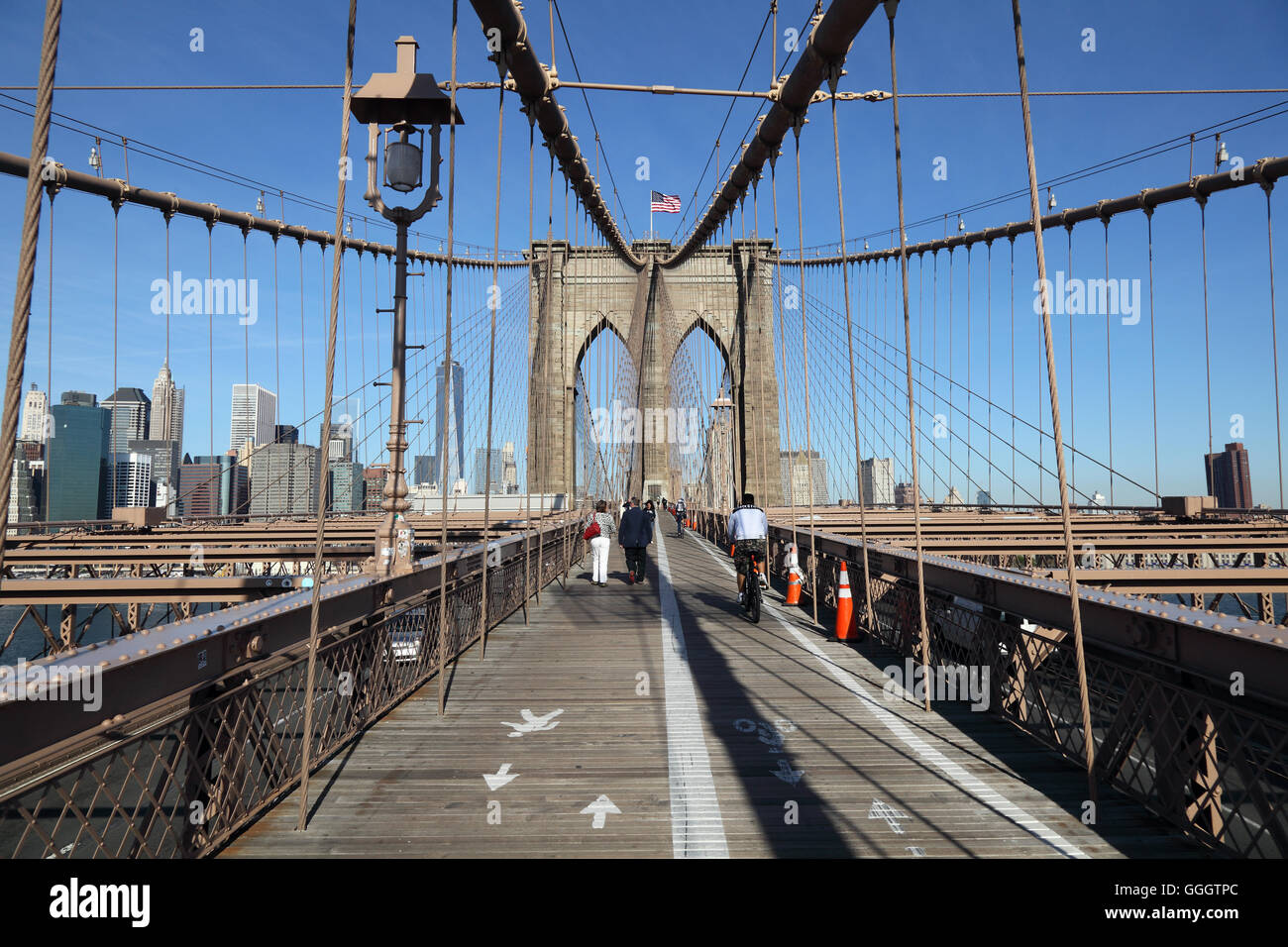 Géographie / voyages, USA, New York, New York City, sur le pont de Brooklyn, Manhattan skyline, Additional-Rights Clearance-Info-Not-Available- Banque D'Images