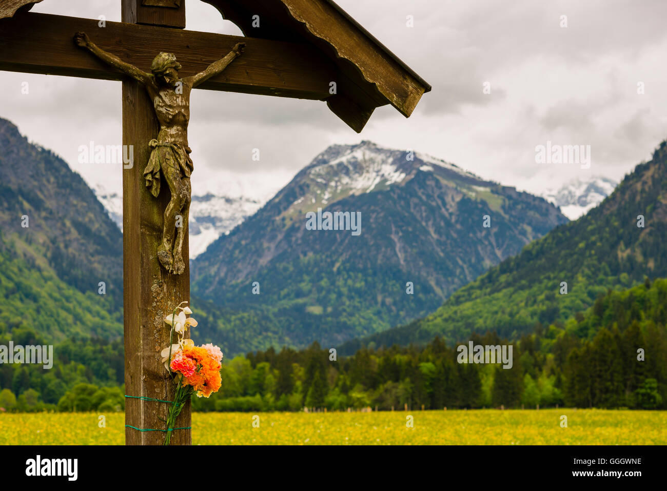 Géographie / voyage, Allemagne, Bavière, calvaire avec la statue du Christ, Loretto Meadows à Oberstdorf Allgaeu, Alpes, Allgaeu, Freedom-Of-Panorama Banque D'Images