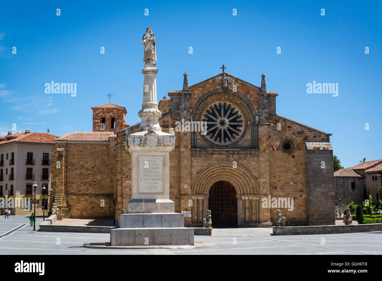 Église romane de San Pedro à Plaza Santa Teresa, Avila, Castille et Leon, Espagne Banque D'Images