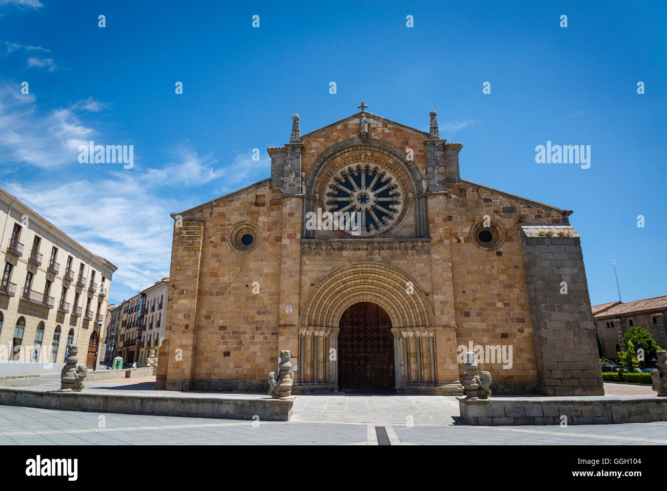 Église romane de San Pedro à Plaza Santa Teresa, Avila, Castille et Leon, Espagne Banque D'Images