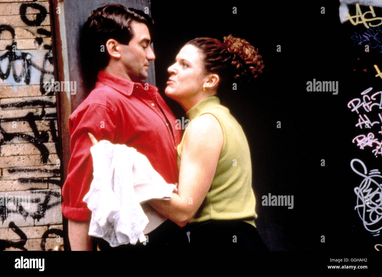 KISS ME GUIDO / Kiss me Guido USA 1997 / Tony Vitale Voir mit Warren (ANTHONY BARRILE) und Meryl (MOLLY PRICE) Régie : Tony Vitale aka. Kiss me Guido Banque D'Images