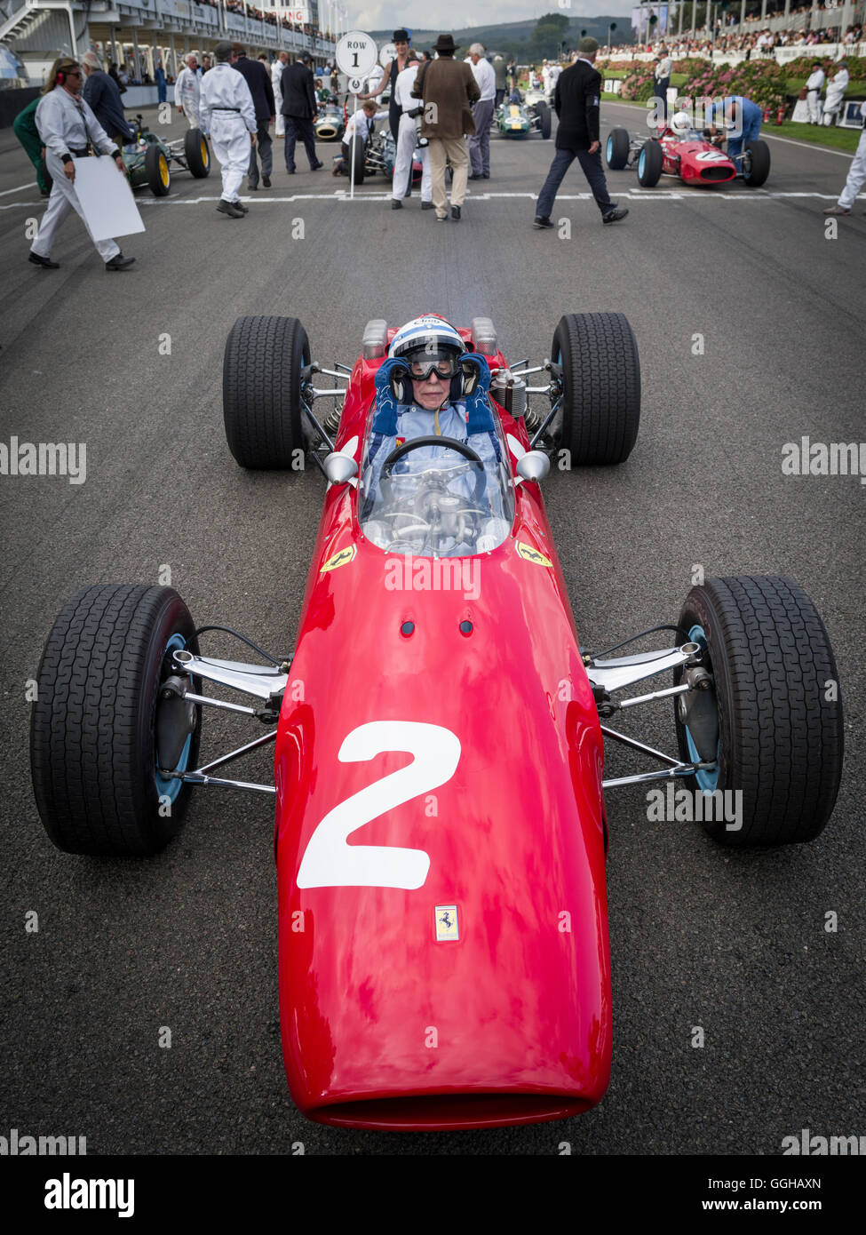 En 1964, John Surtees une Ferrari 158, Goodwood Revival 2014, course Sport, voiture de collection, Goodwood, Chichester, Sussex, Angleterre, Gre Banque D'Images