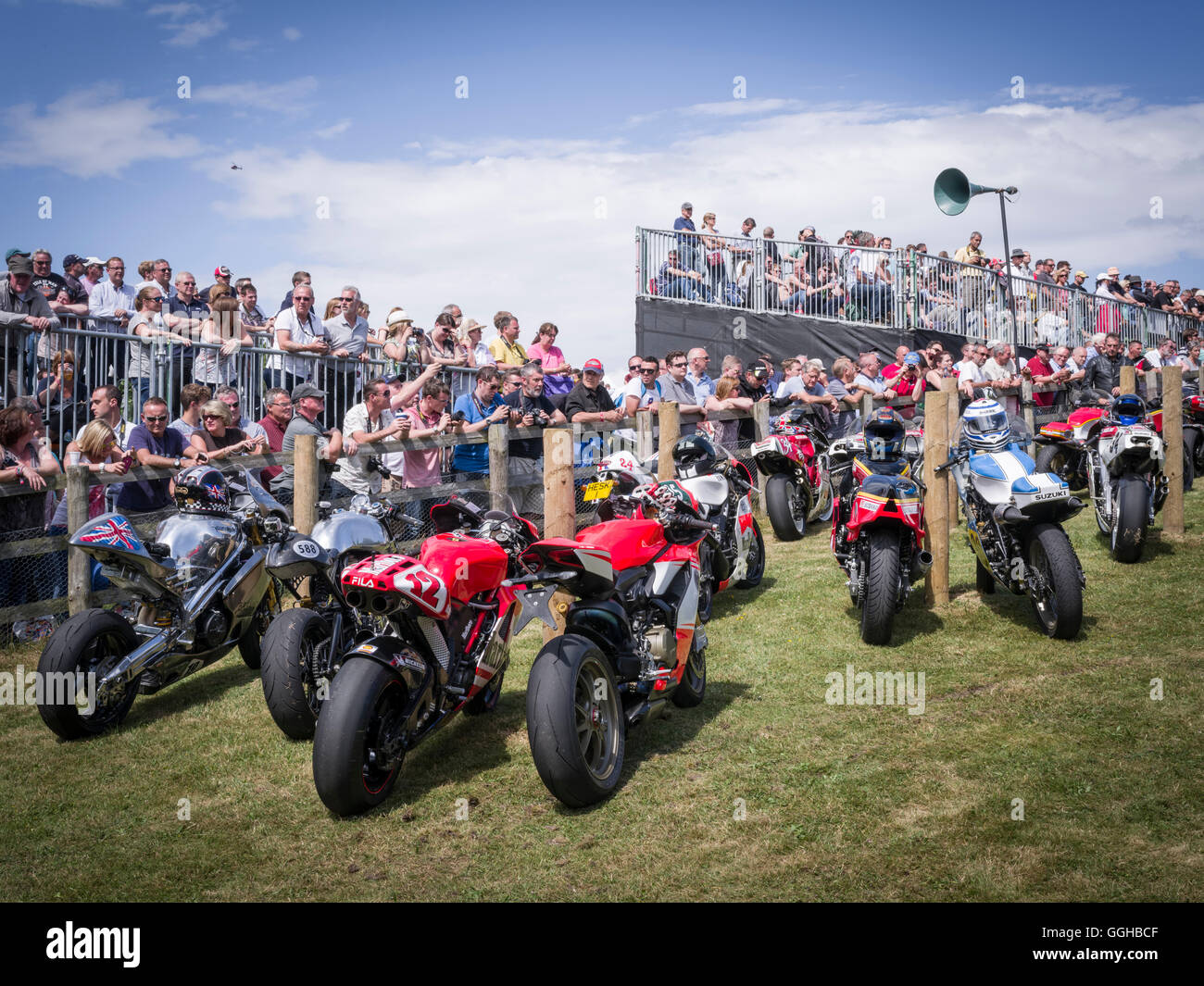 Haut Hillclimb Paddock, Goodwood Festival of Speed 2014, course, voiture course, voiture classique, Chichester, Sussex, Royaume-Uni, Gre Banque D'Images