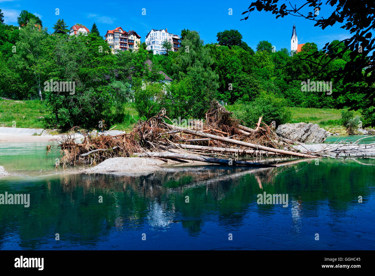 Des piles de bois flotté sur la rivière Isar, Pullach, Munich, Haute-Bavière, Bavière, Allemagne Banque D'Images