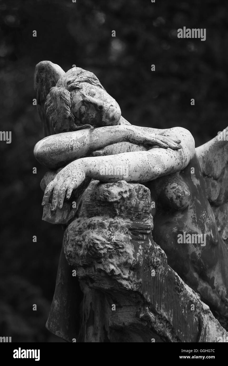 Sculpture ange par Johann Georg Poppe, Arthur Lazerges, Schlummernder Riensberg, Brême / Engel mit Tierkörper Banque D'Images