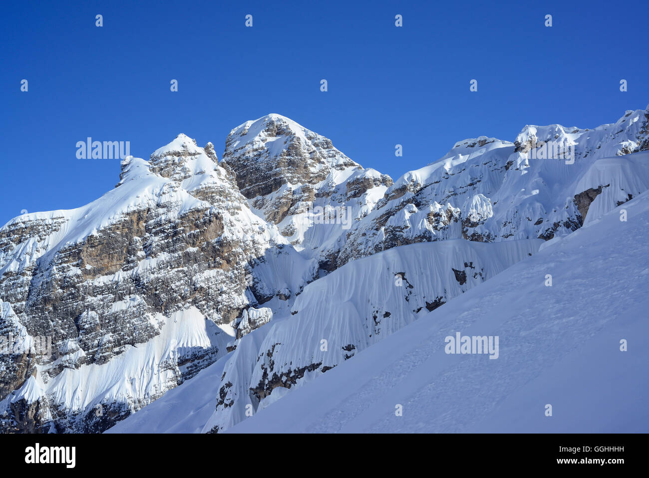 Les sommets couverts de neige, vent, écart Cristallo Cristallo, Dolomites, Padova, Veneto, Italie Banque D'Images