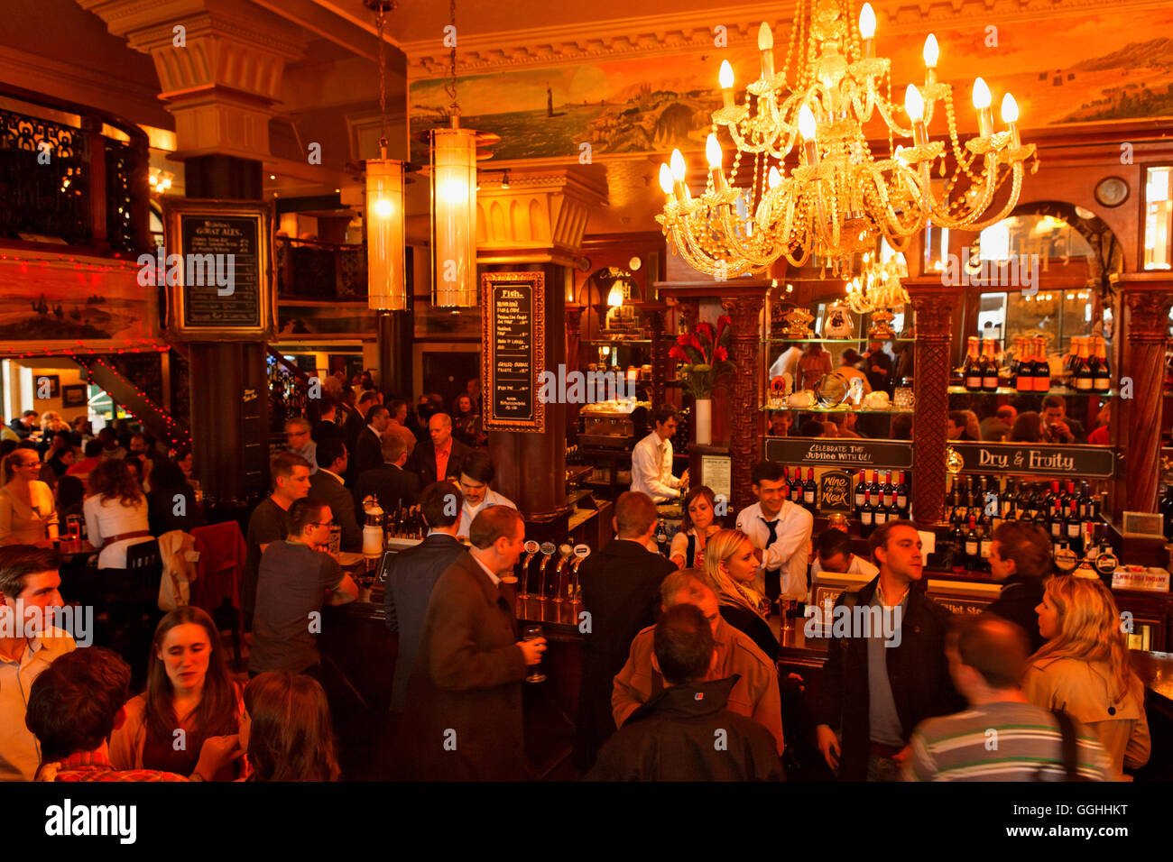 Le Pub Horniman, Southbank, Londres, Angleterre, Royaume-Uni Banque D'Images