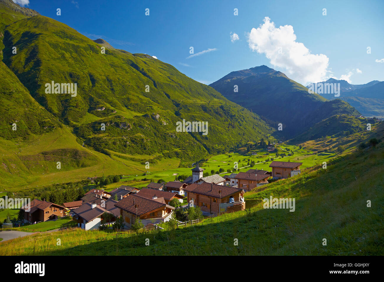Paysage avec le village de Selva, Vorderrhein, Rhin, Canton des Grisons, Suisse, Europe Banque D'Images