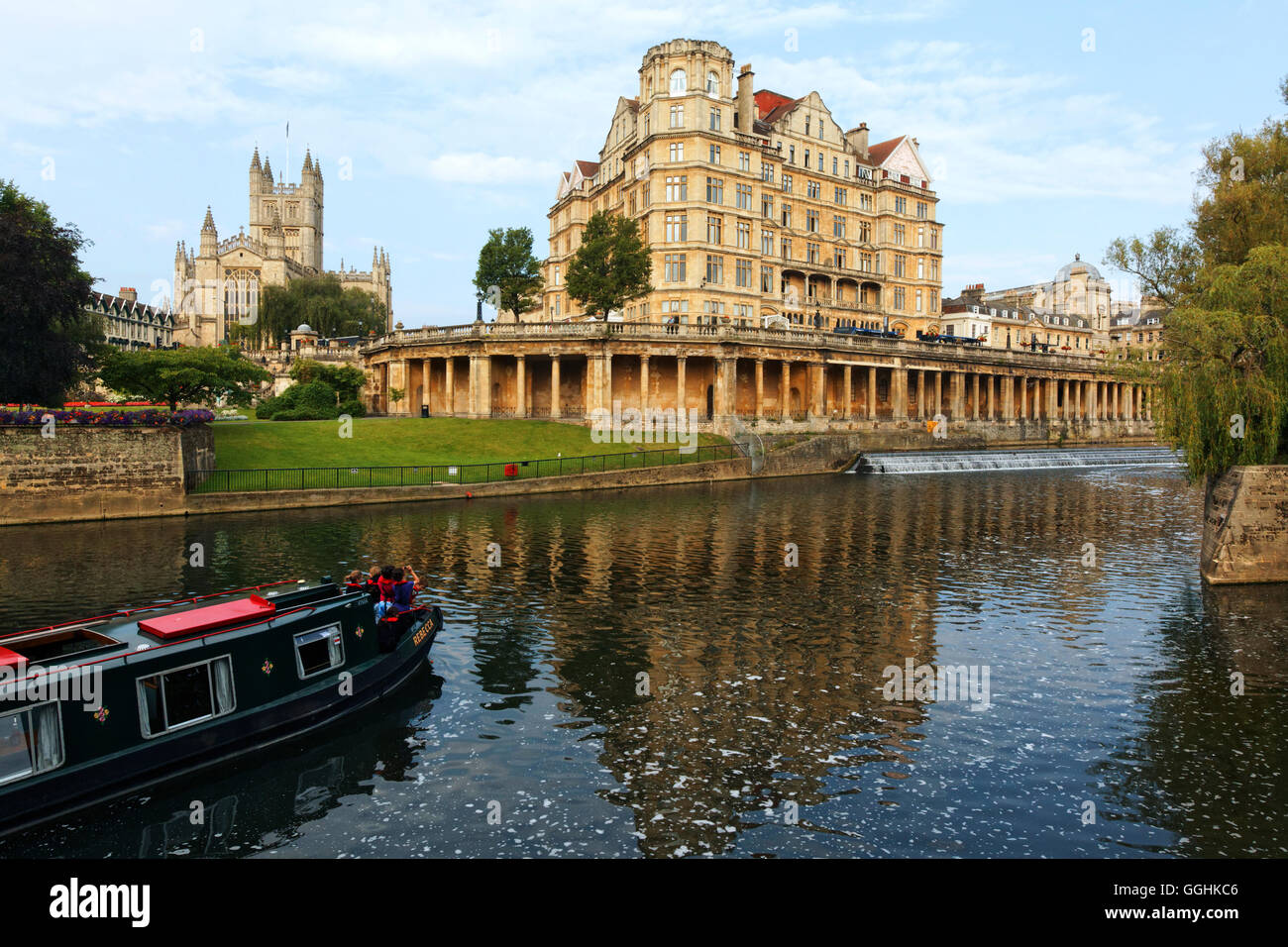 L'Abbaye, la construction d'un empire et la grande parade le long de la rivière Avon, Bath, Somerset, Angleterre, Grande-Bretagne Banque D'Images