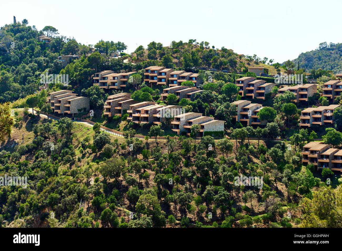 Hillside modernes maisons en Cala Giverola banlieue Banque D'Images