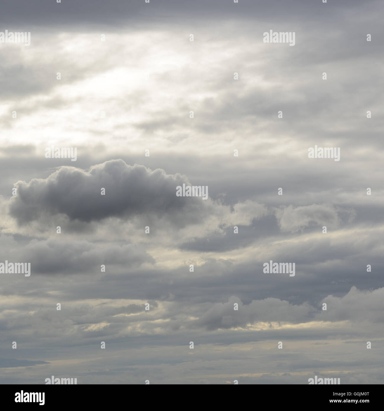 Les nuages dans le ciel Banque D'Images