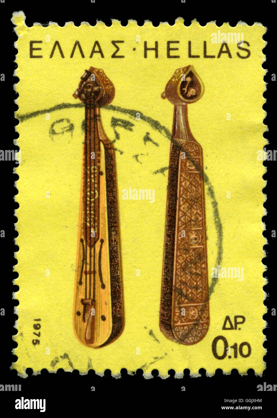 Grèce - circa 1975 : timbre imprimé dans la Grèce de l'instruments de musique traditionnels issuie montre un Pontien lyra, vers 1975. Banque D'Images