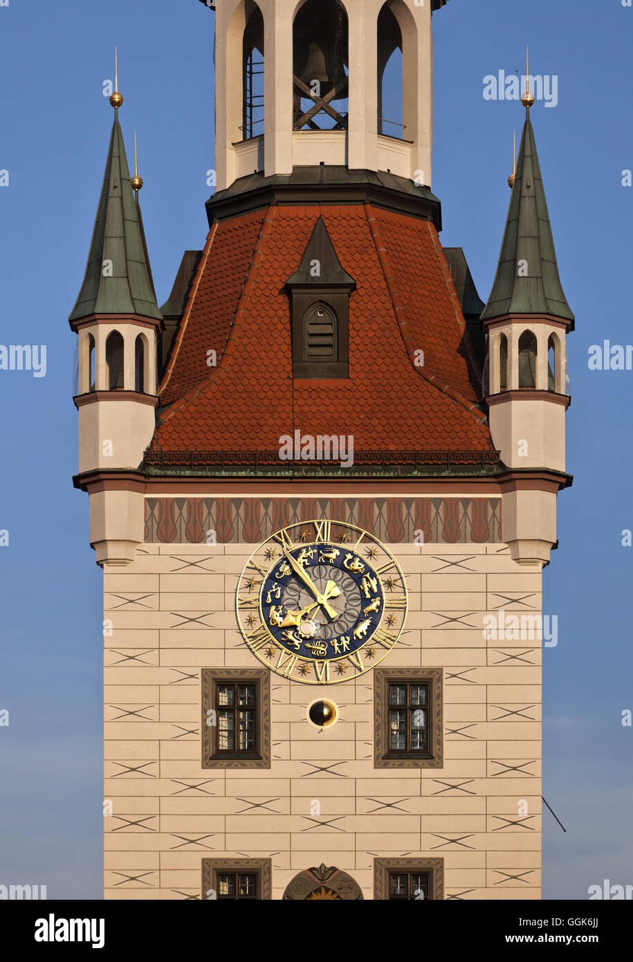 Détail de l'ancien hôtel de ville, l'Altes Rathaus, Marienplatz, Munich, Bavière, Allemagne Banque D'Images