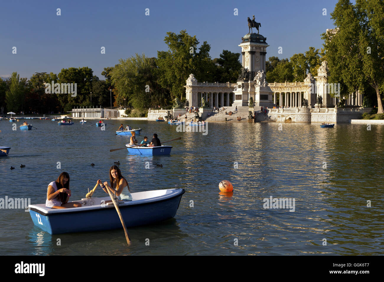 Dans le parc du Retiro, Parque del Retiro, Madrid, Espagne Banque D'Images Dans le parc du Retiro, Parque del Retiro, Madrid, Espagne Banque D'Images