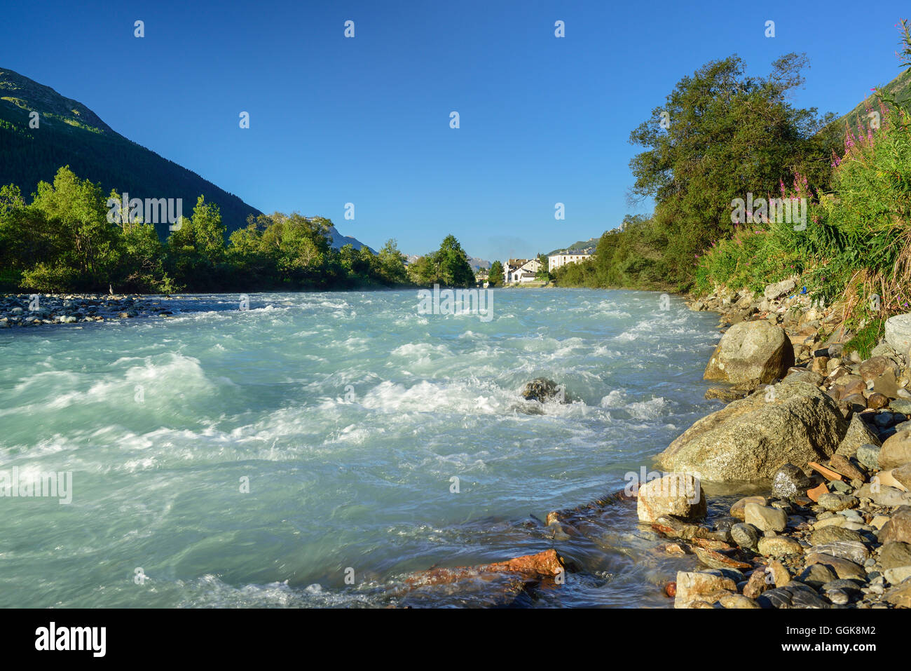 La rivière Inn, La Punt-Chamues-ch, Upper Engadine, Canton des Grisons, Suisse Banque D'Images