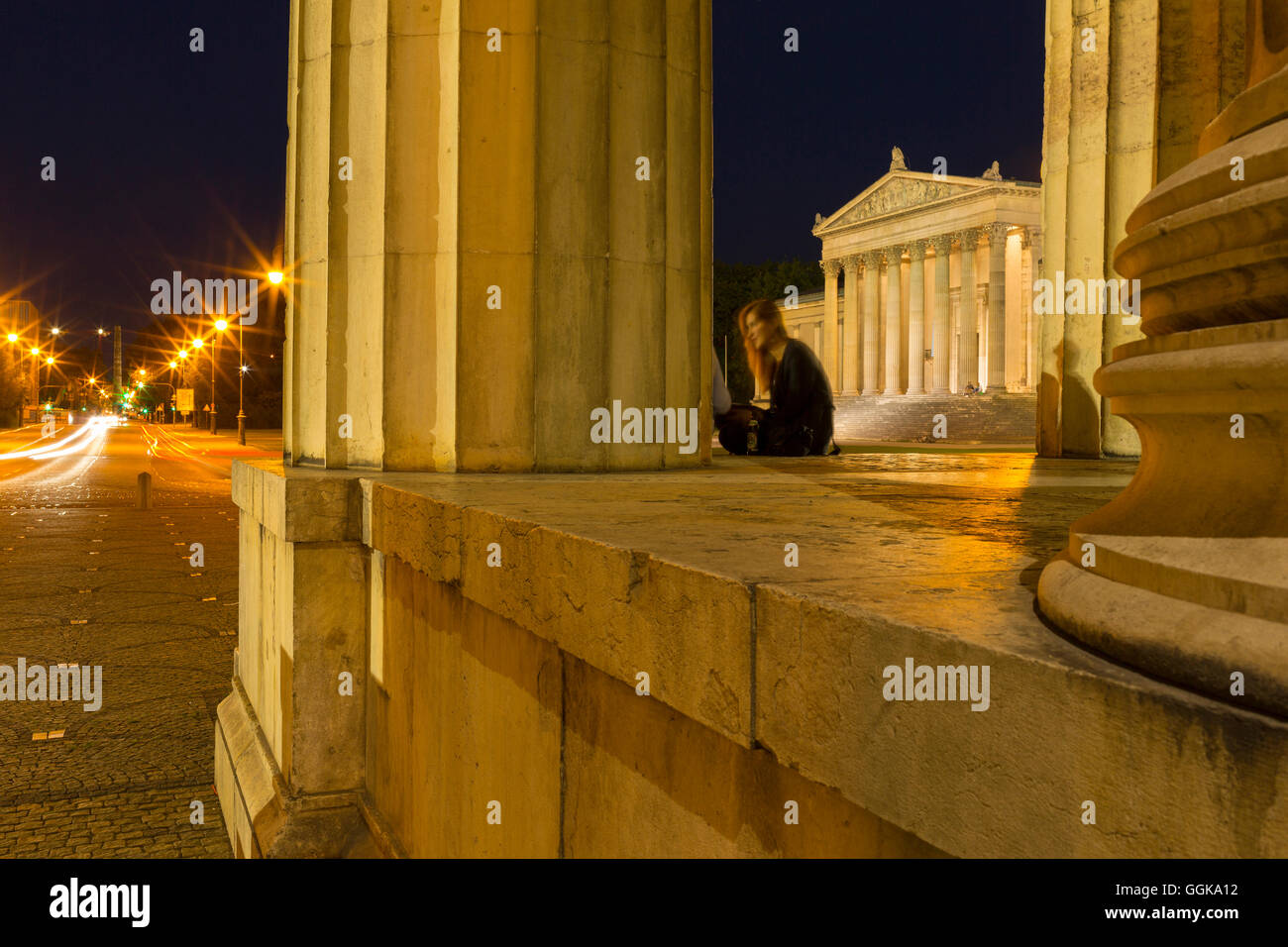 Koenigsplatz square at night, Munich, Haute-Bavière, Bavière, Allemagne Banque D'Images