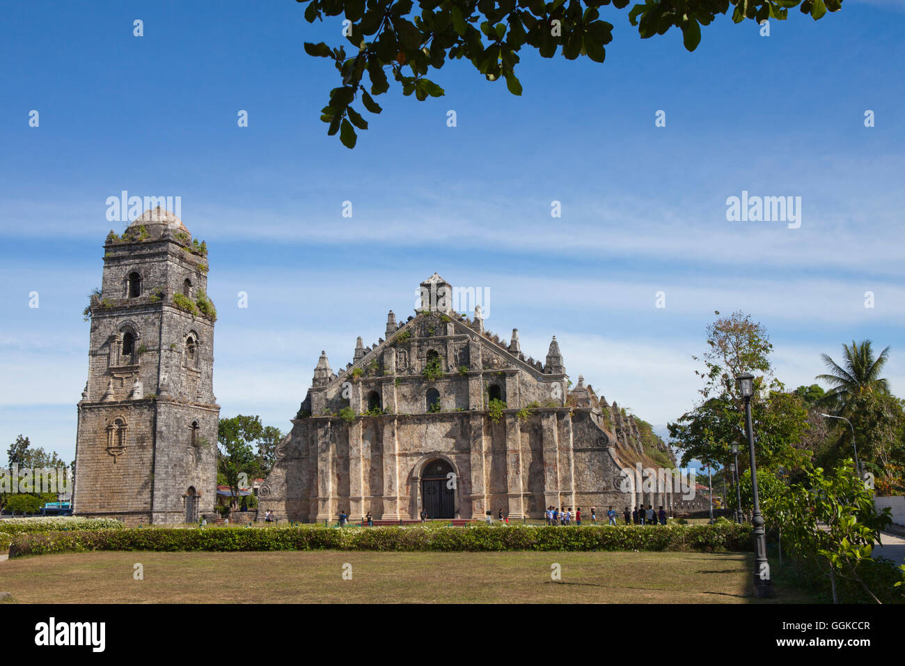 L'église catholique, l'église Saint Augustin de Paoay près de Laoag, Ilocos Norte sur l'île principale de Luzon, Philippines, un Banque D'Images