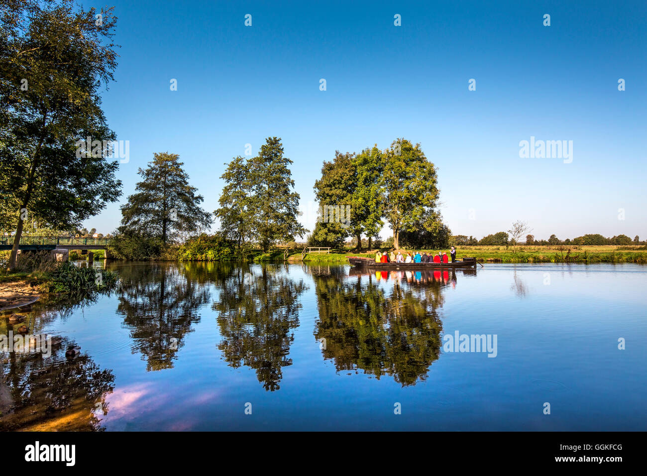 Excursion en bateau sur la rivière Hamme, Worpswede, Teufelsmoor, Basse-Saxe, Allemagne Banque D'Images