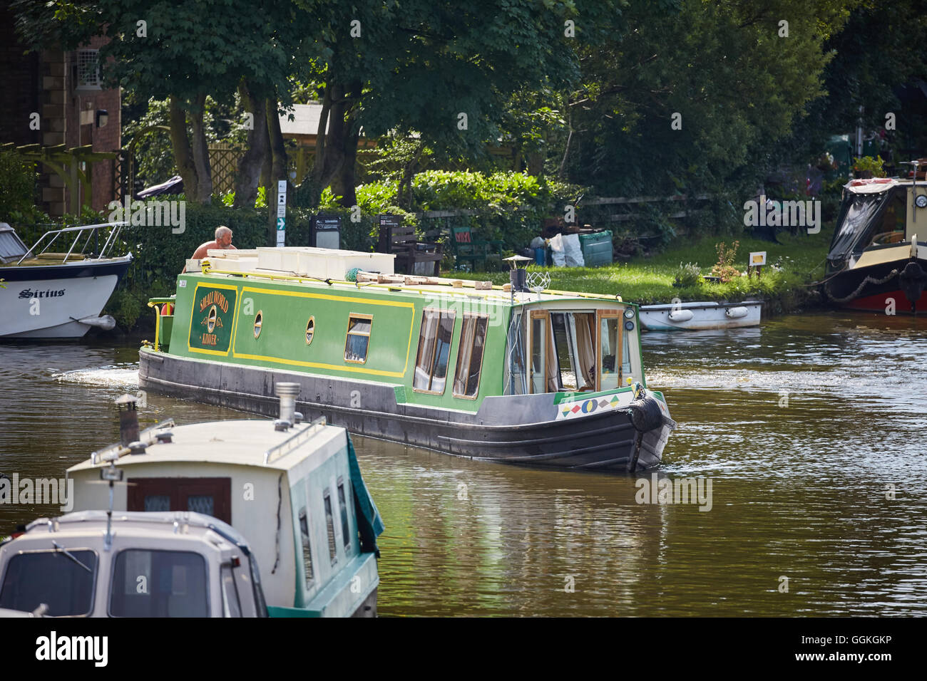 GARSTANG Lancashire MARINA MOORINGS canal CANAL LANCASTER British Waterways banques mored bateaux près de soleil lumineux météo cop Banque D'Images