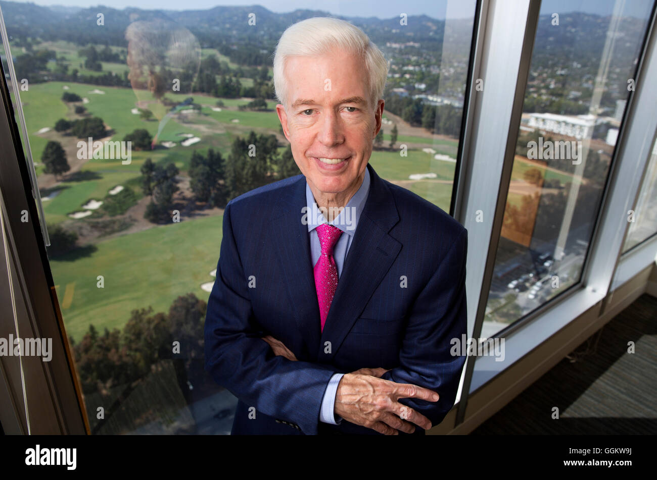 Le gouverneur de la Californie Gray Davis pose pour un portrait dans son bureau à Loeb & Loeb à Century City, Los Angeles le 17 mai 2016 Banque D'Images