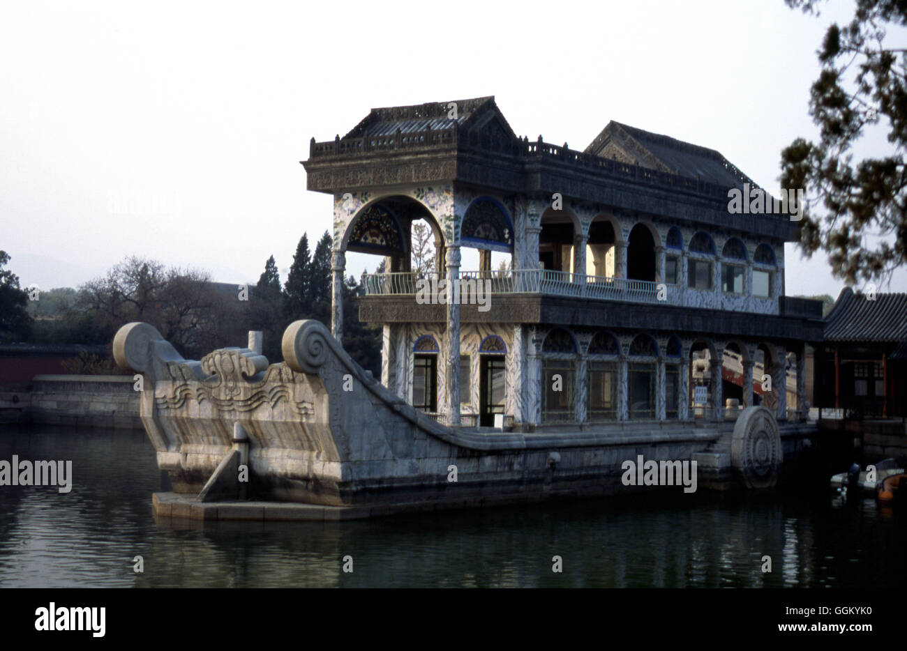 Le bateau de marbre est situé dans le nord-ouest de lac Kunming au Palais d'été à Beijing, Chine Banque D'Images