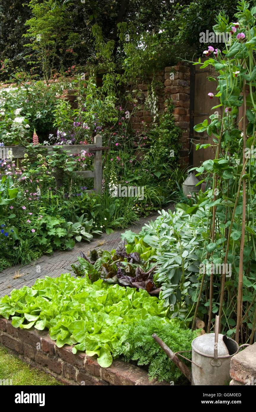 Jardin de fleurs et de légumes -- l'ancienne Porte jardin exposition au Chelsea Flower Show 2007- - photos : Photos Hort/concepteurs une Banque D'Images