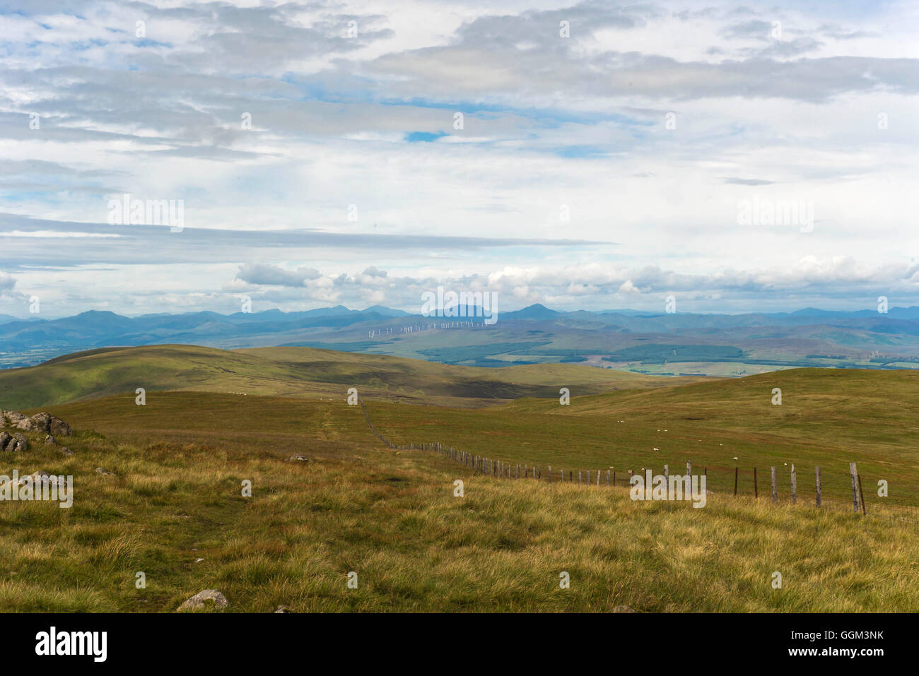 Vue depuis le haut de Ben Cluech dans le Ochils Banque D'Images
