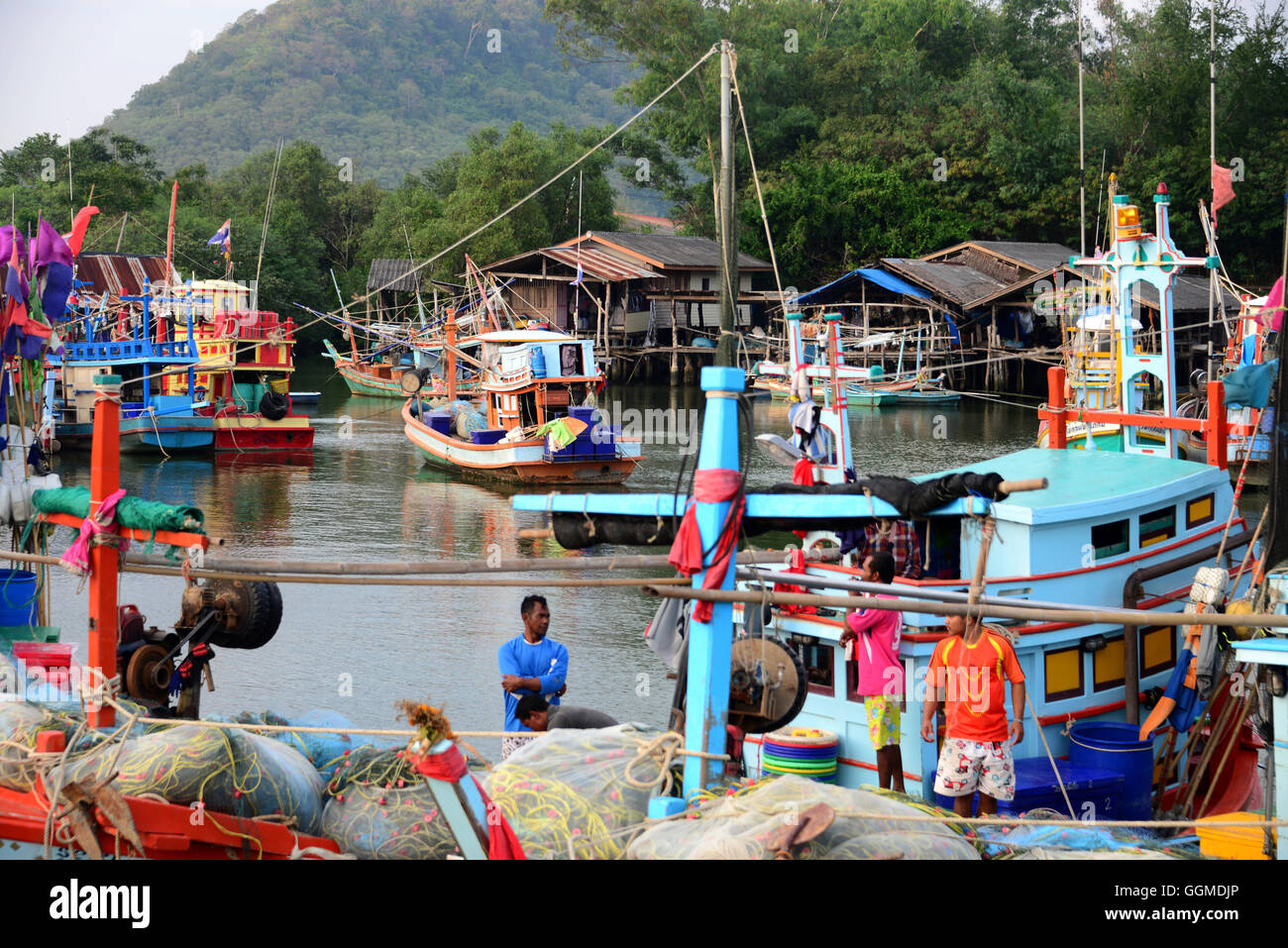 Les pêcheurs de Ban Krut près de Bang Saphan, le Golf de Thaïlande, centre-Thailand, Thaïlande Banque D'Images