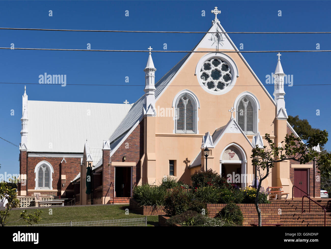 Vue du Sacré-Cœur Église catholique de Sandgate, Queensland, Australie Banque D'Images